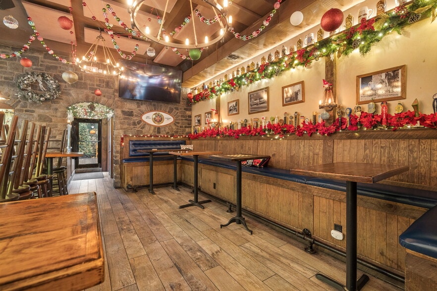 More Photos Of 192 Main St, Nanuet Freestanding For Sale