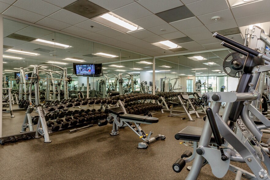 More Photos Of 300 Arboretum Pl, Richmond Office For Lease