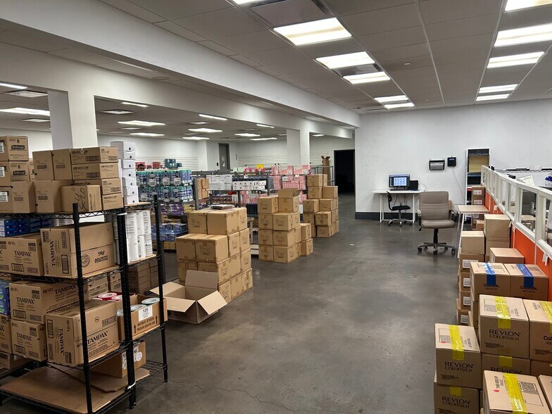 More Photos Of 54-35 46th St, Maspeth Warehouse For Lease