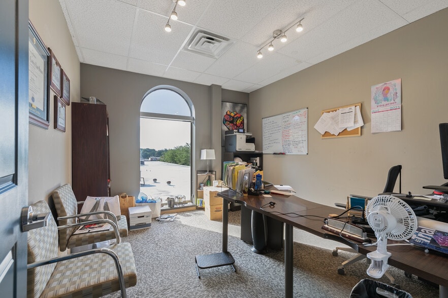 More Photos Of 1506 Staples Mill Rd, Richmond Office For Sale