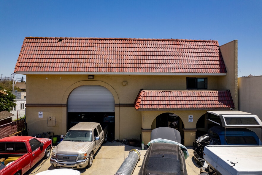 More Photos Of 221 Griffin St, Salinas Warehouse For Sale