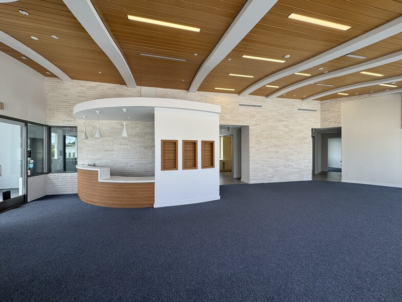 More Photos Of 495 N Old Newport Blvd, Newport Beach Medical For Lease