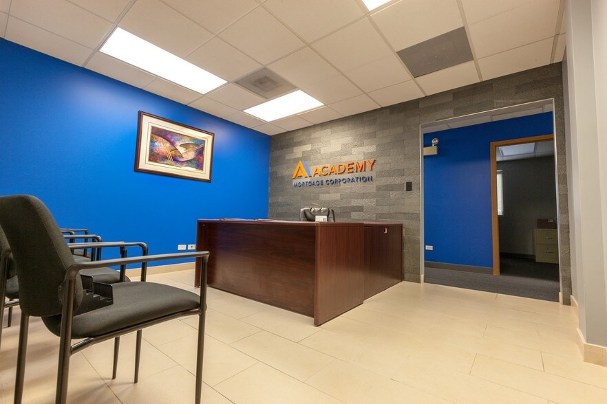 More Photos Of 127 E Lake St, Bloomingdale Office For Lease