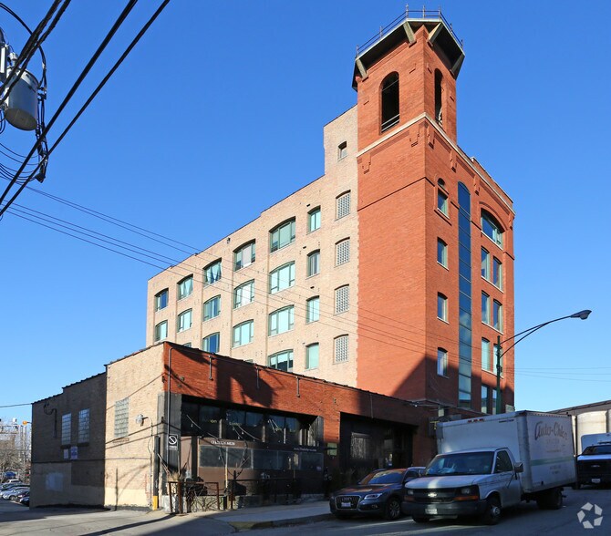 More Photos Of 833-845 W Chicago Ave, Chicago Office For Sale