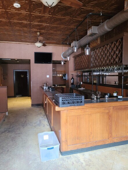 More Photos Of 411 N Salina St, Syracuse Specialty For Sale