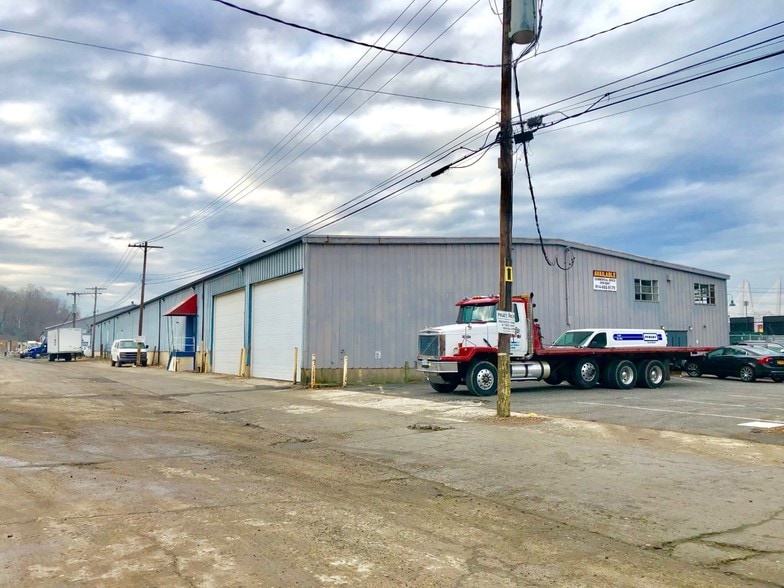 More Photos Of 29 S Depot Plz, Tarrytown Warehouse For Lease