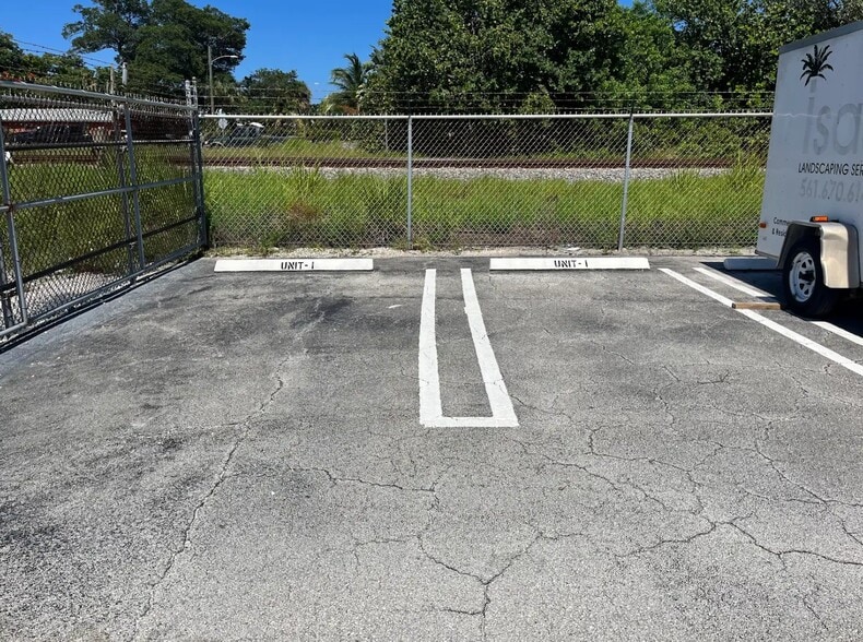 More Photos Of 6000 Georgia Ave, West Palm Beach Light Manufacturing For Lease