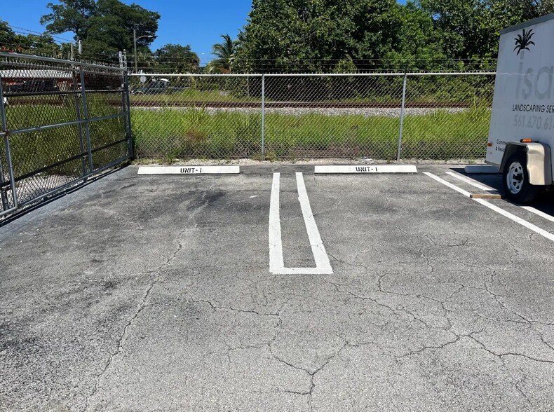 More Photos Of 6000 Georgia Ave, West Palm Beach Light Manufacturing For Lease