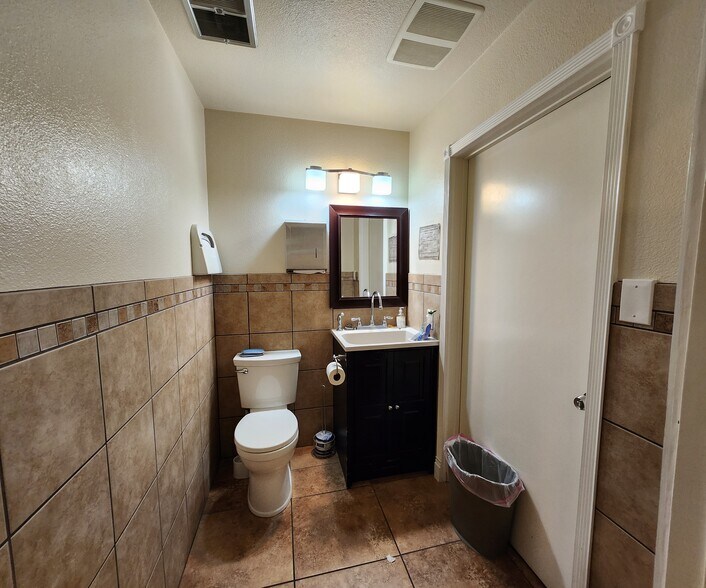 More Photos Of 3663 Pecos-McLeod, Las Vegas Medical For Sale