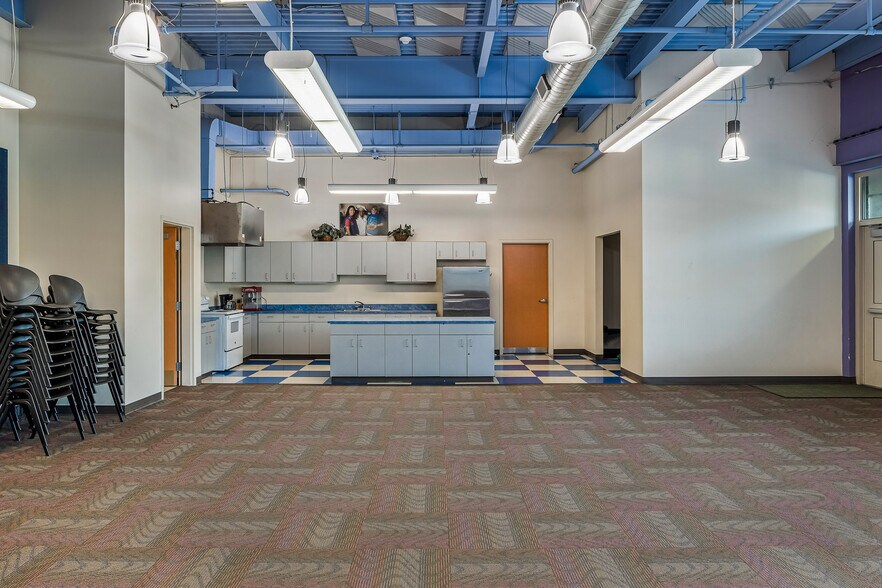 More Photos Of 2115 Lexington Rd, Louisville Office For Sale
