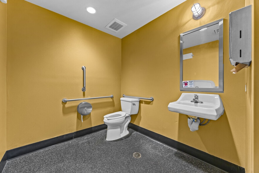 More Photos Of 1041 Highway 6 And 50, Fruita Fast Food For Sale