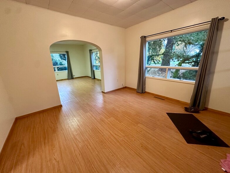 More Photos Of 720 NE Granger Ave, Corvallis Manufacturing For Lease