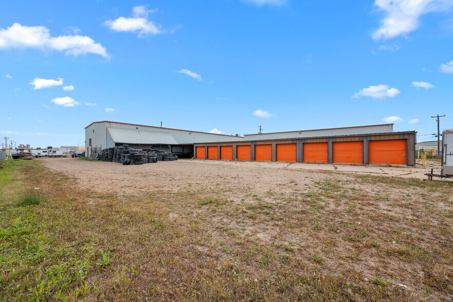 More Photos Of 5114 62 St, Lloydminster Warehouse For Sale