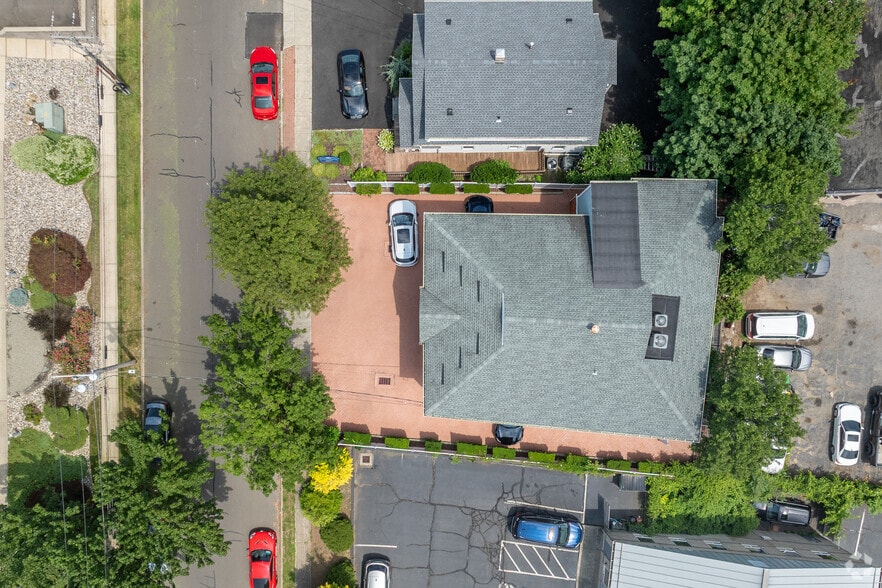 More Photos Of 411 Meadow St, Fairfield Office For Lease