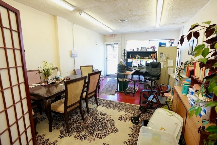 More Photos Of 5237-5243 Rockville Rd, Indianapolis Storefront For Sale