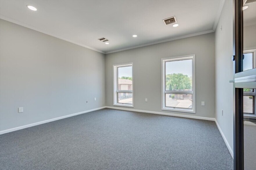 More Photos Of 289 State Route 33, Manalapan Township Unknown For Lease