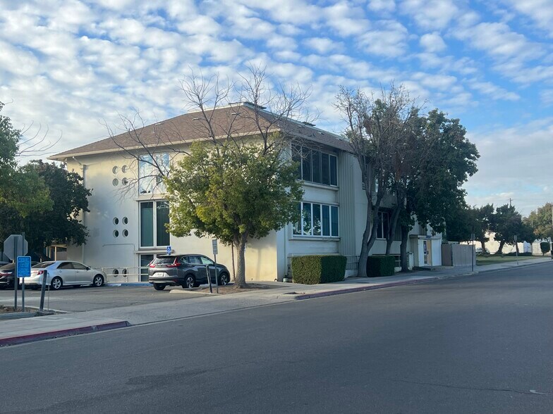 More Photos Of 4441 E Cesar Chavez Blvd, Fresno General Retail For Lease