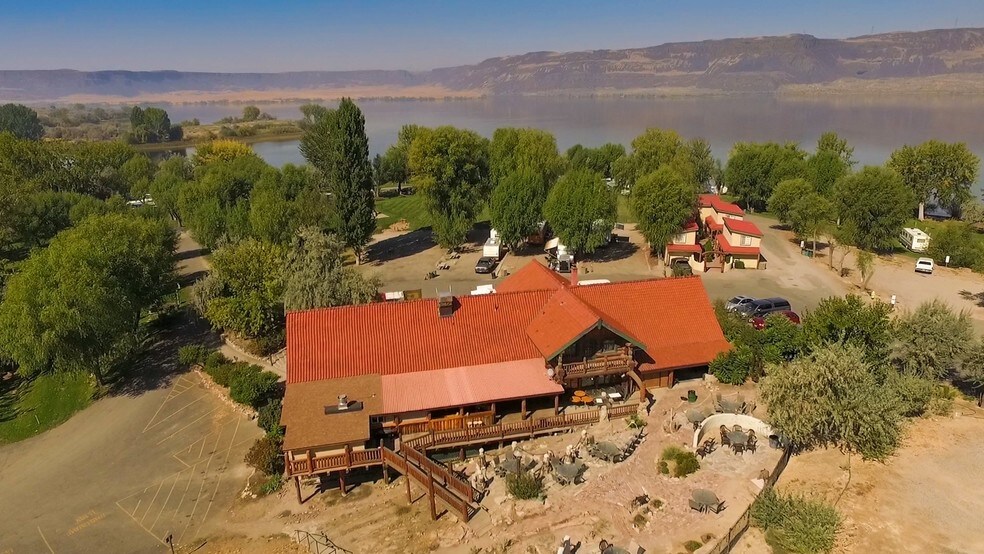 More Photos Of 57662 N Hwy 155 N, Electric City Hotel For Sale