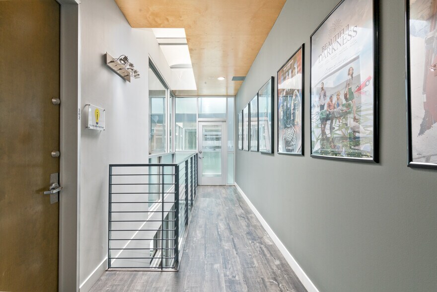 More Photos Of 2332 Cotner Ave, Los Angeles Loft Creative Space For Lease