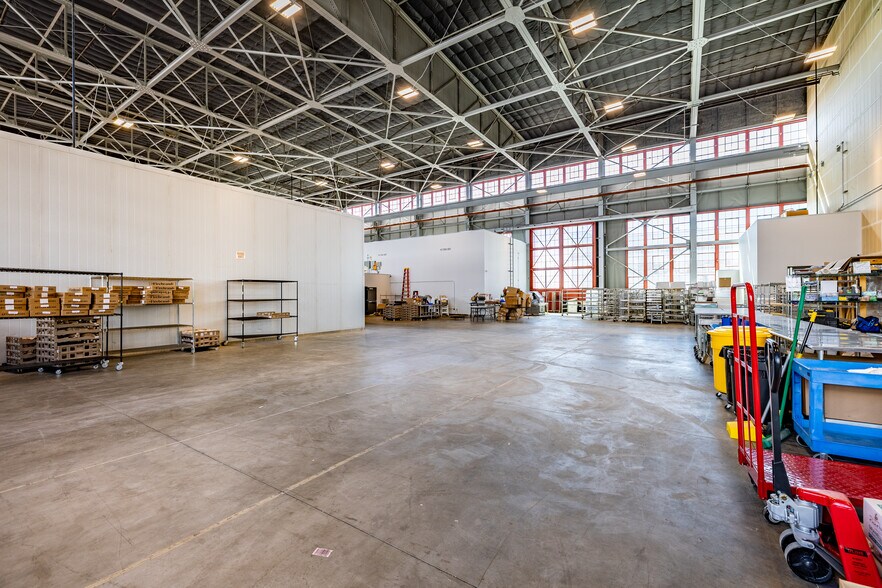 More Photos Of 707 W Tower Ave, Alameda Light Manufacturing For Lease