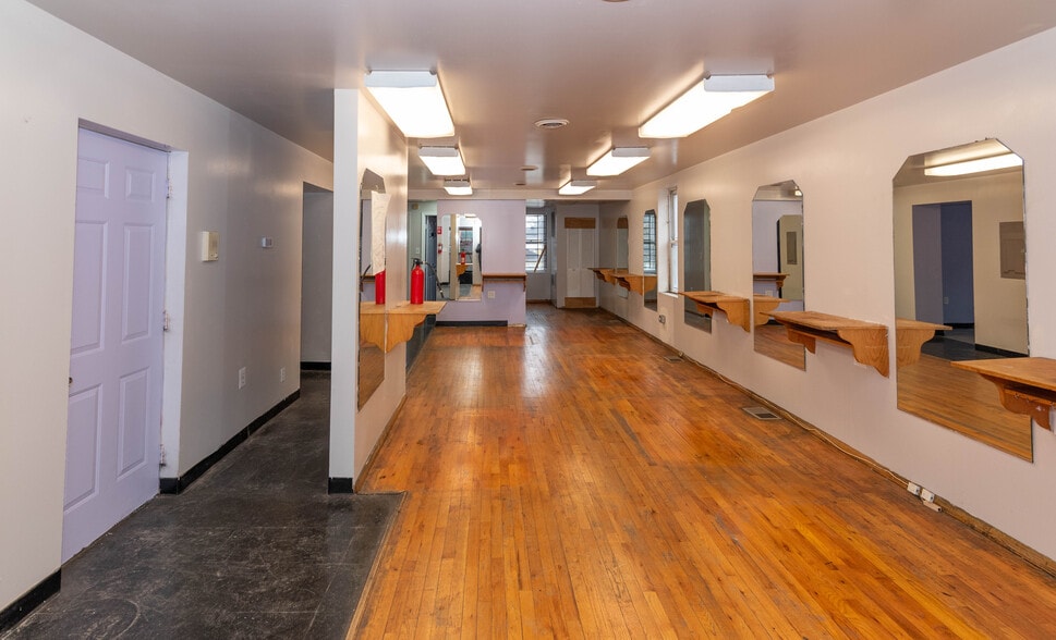 More Photos Of 4905 Liberty Heights Ave, Gwynn Oak Storefront Retail Residential For Sale