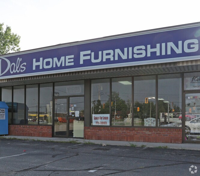 More Photos Of 250 King George Rd, Brantford Freestanding For Lease