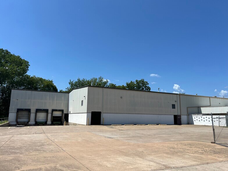 More Photos Of 1150 N Iroquois Ave, Tulsa Manufacturing For Lease