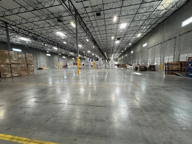 More Photos Of 3000 Lincoln Rd, Las Vegas Distribution For Lease