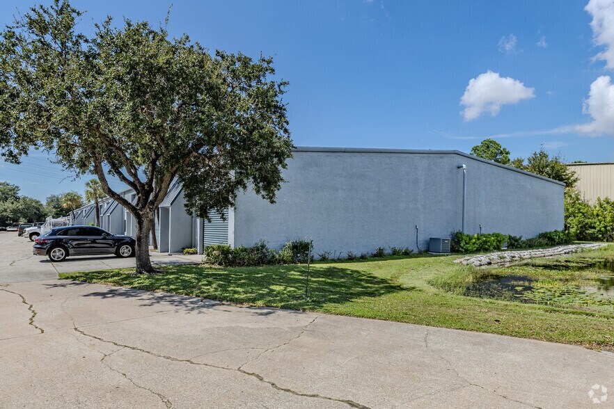 More Photos Of 11999 N 49th St, Clearwater Warehouse For Lease