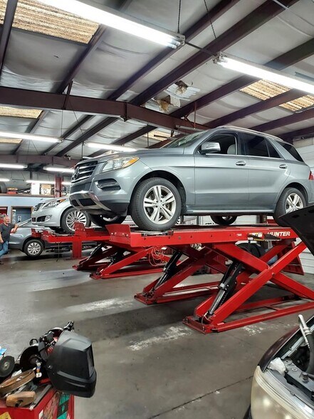 Primary Photo Of 301 N Logan St, Gaffney Auto Repair For Sale