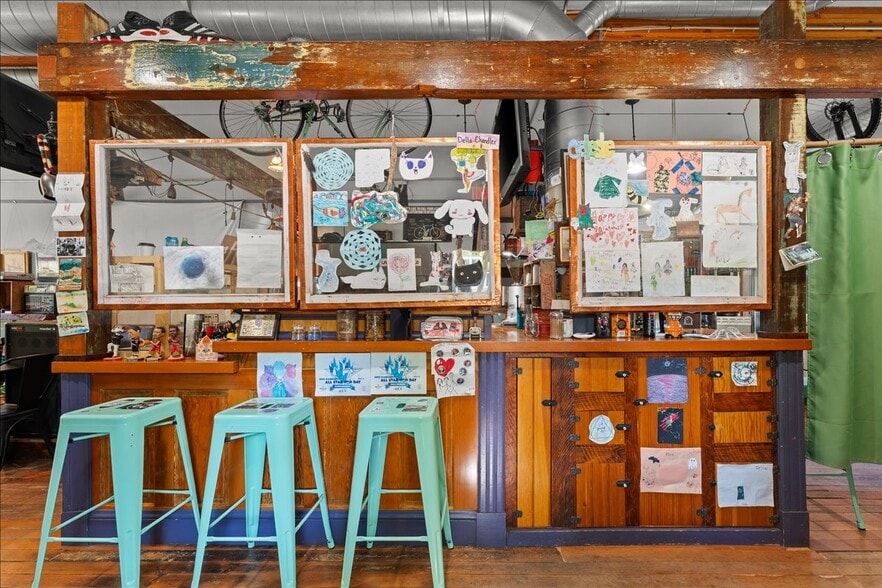 More Photos Of 3039 SE Stark St, Portland Storefront Retail Residential For Sale
