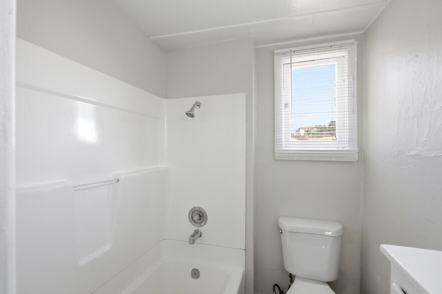 More Photos Of 2908-12 E 8th st, National City Multifamily For Sale