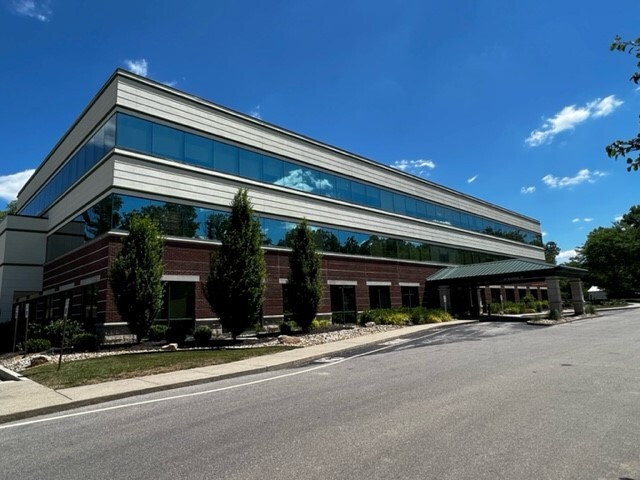 Primary Photo Of 2920 S McIntyre Dr, Bloomington Medical For Lease