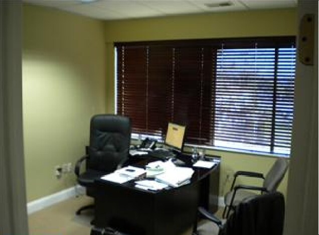 More Photos Of 102 Kings Way W, Sewell Medical For Lease