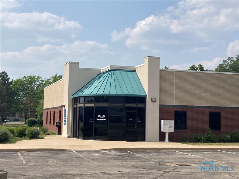 More Photos Of 741 Commerce Dr, Perrysburg Office Residential For Sale
