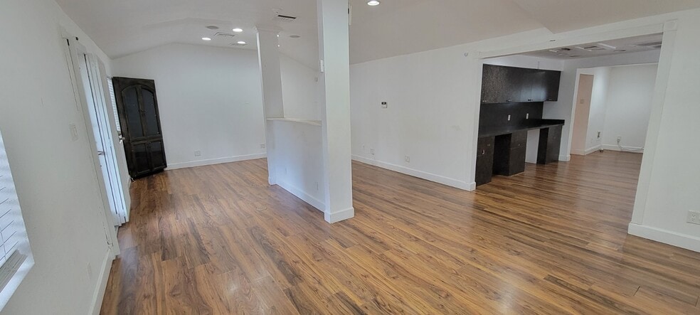 More Photos Of 1901 W Sligh Ave, Tampa Office For Sale