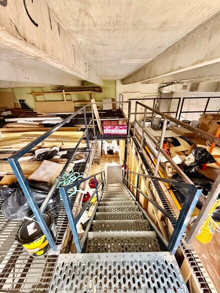 More Photos Of 3090 SW 8th St, Miami Freestanding For Lease