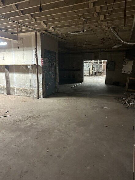 More Photos Of 976 Broadway, Buffalo Storefront For Lease