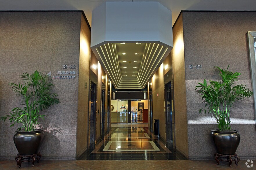 More Photos Of 210 Park Ave, Oklahoma City Office For Lease