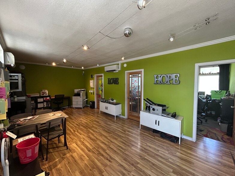 More Photos Of 701 W Broadway, Anaheim Religious Facility For Sale