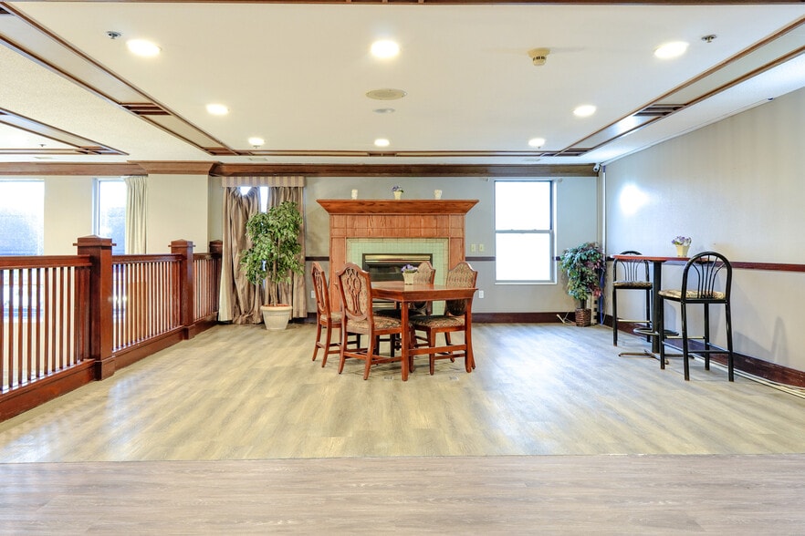 More Photos Of 1 River Bend Pl, Chaska Hotel For Sale