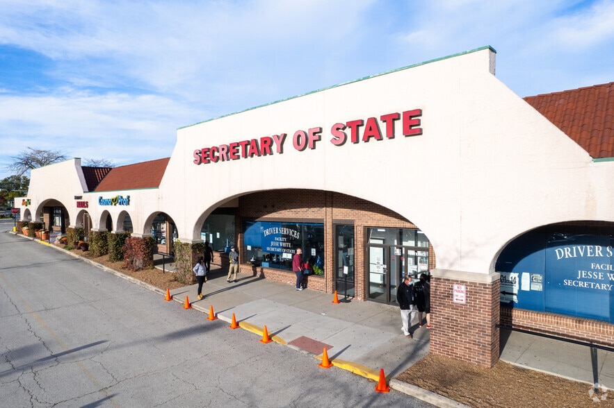 More Photos Of 401-499 Lake Cook Rd, Deerfield Department Store For Lease