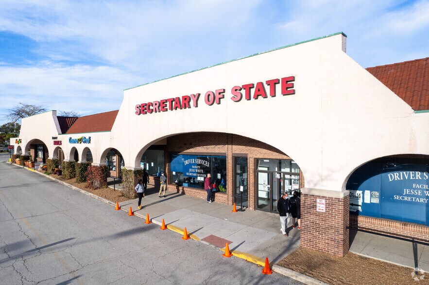 More Photos Of 405-495 Lake Cook Rd, Deerfield Storefront For Lease
