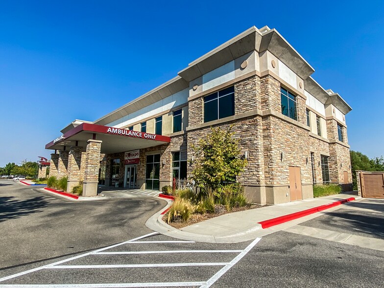 Primary Photo Of 323 E Riverside Dr, Eagle Medical For Lease