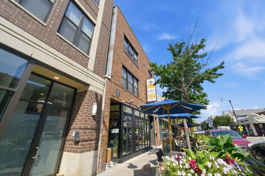 More Photos Of 3124 N Broadway, Chicago Storefront Retail Residential For Sale