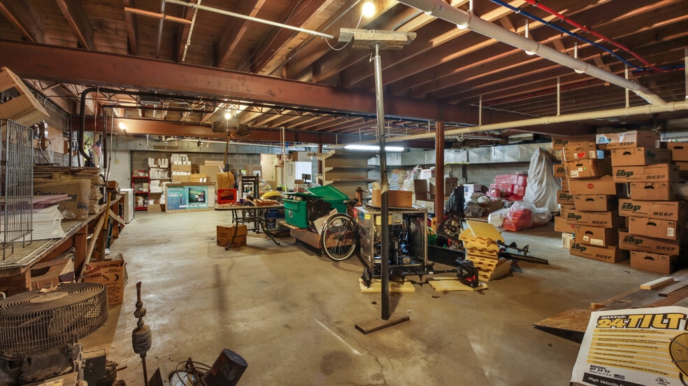 More Photos Of 909 W Main St, Cameron General Retail For Sale