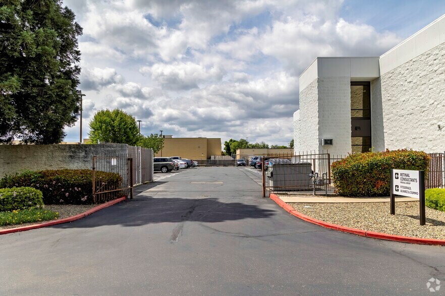 More Photos Of 3185 M St, Merced Medical For Sale