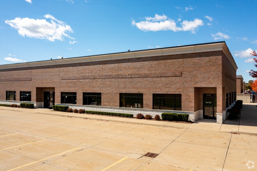 More Photos Of 16145-16185 Leone Dr, Macomb Township Warehouse For Lease