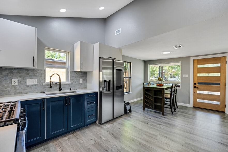 More Photos Of 6111 Atwood St, Austin Multifamily For Sale