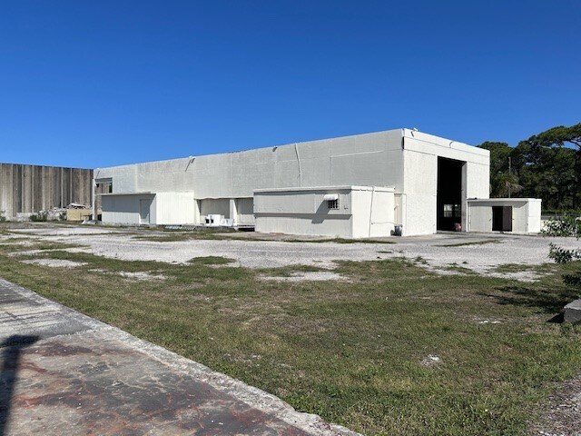 More Photos Of 761 Wesley Ave, Tarpon Springs Manufacturing For Sale